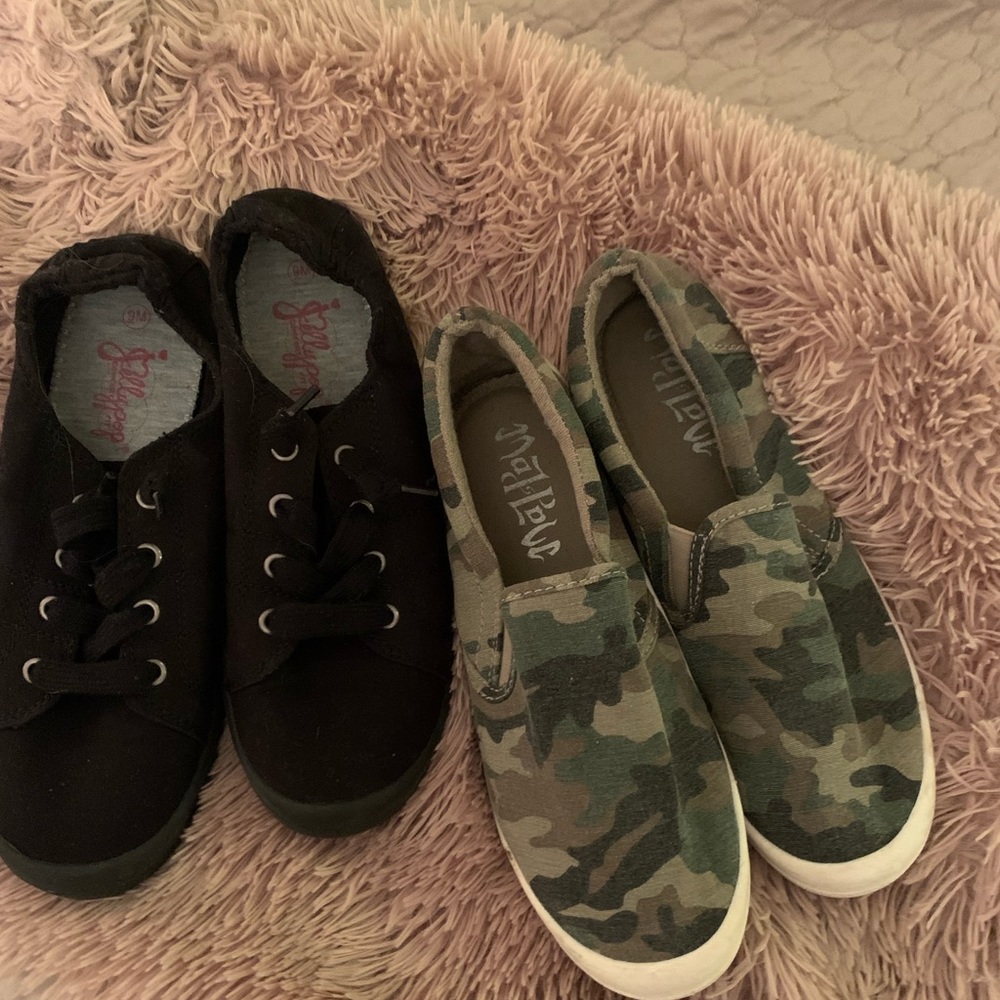 Women’s casual shoes size 9 excellent condition